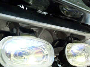 Light mount.jpg (65078 bytes)
